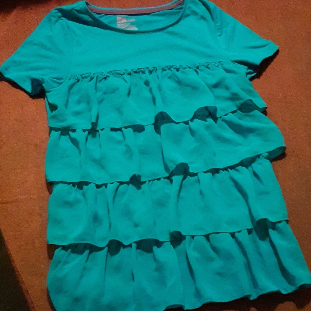 Tops and blouse
